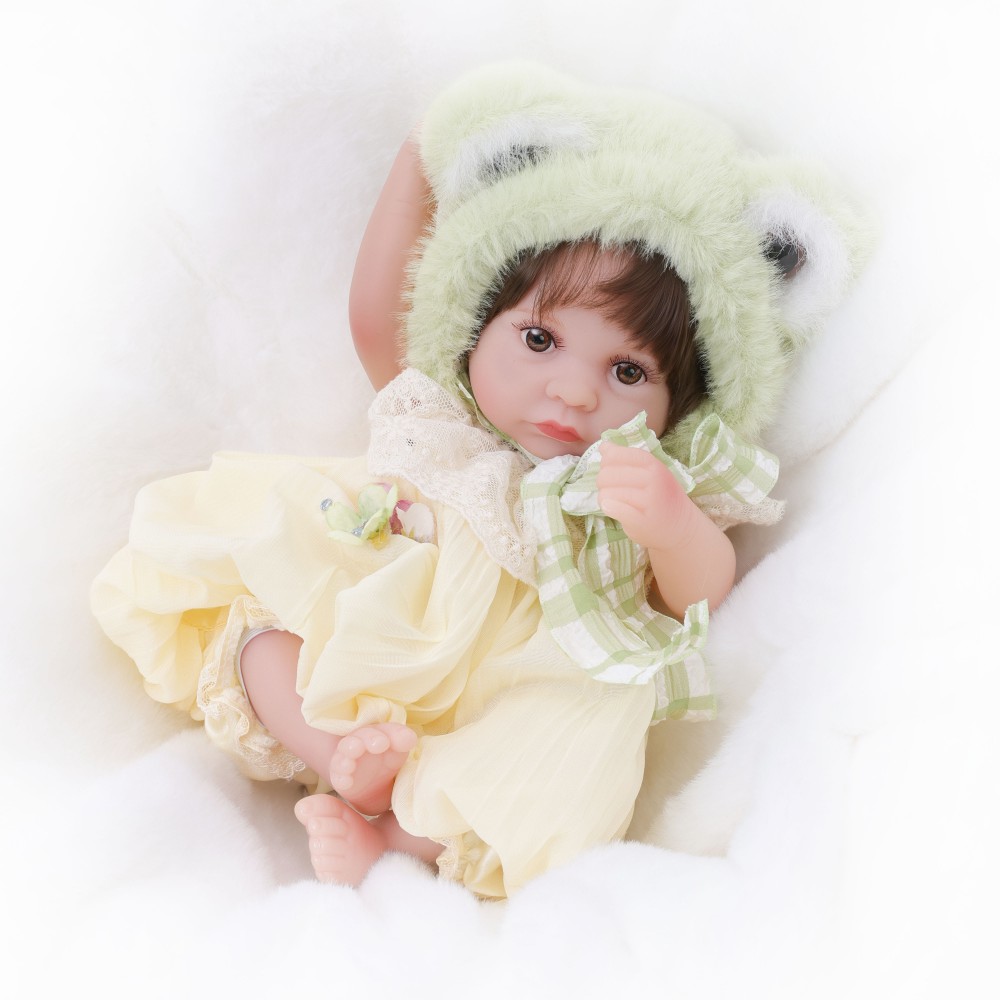 دمية فينيل واقعية من كلوفراي ب - مراجعة Kids Toys Xmas وسعره